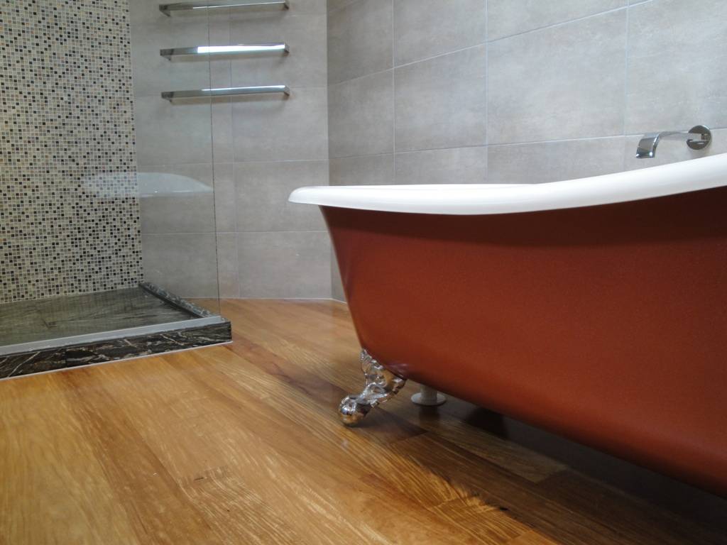 Гидроизоляция деревянного пола в ванной комнате шаг за шагом