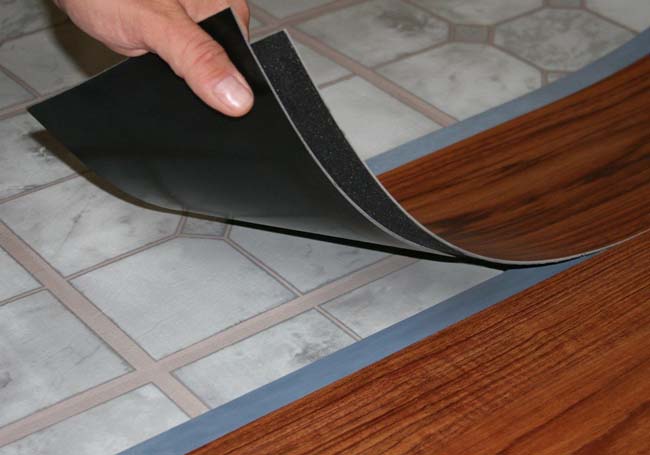 Как исправить дефект монтажа на бетонное основание плитки ПВХ?