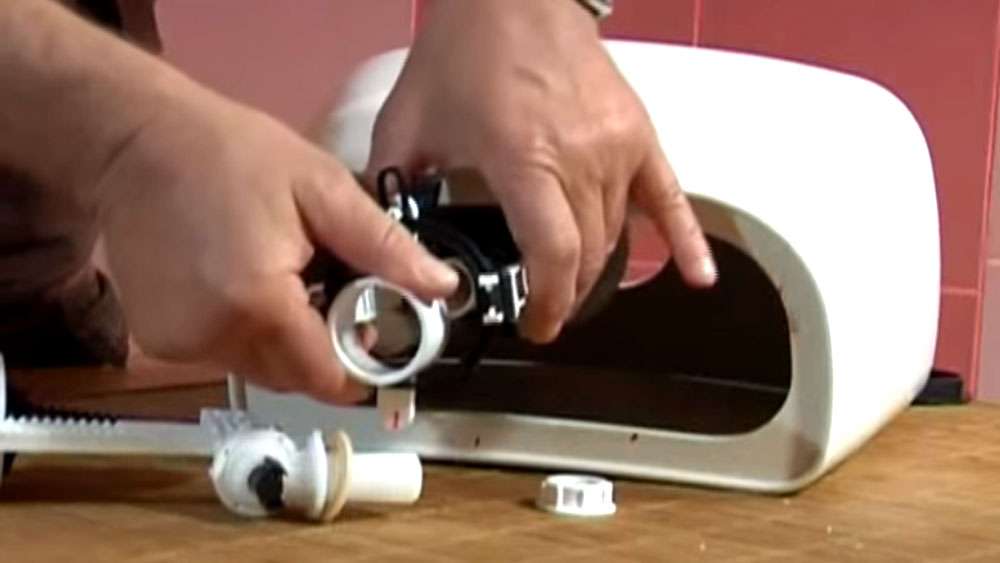 Установка унитаза ???? на кафельный пол: различные методы пошагово