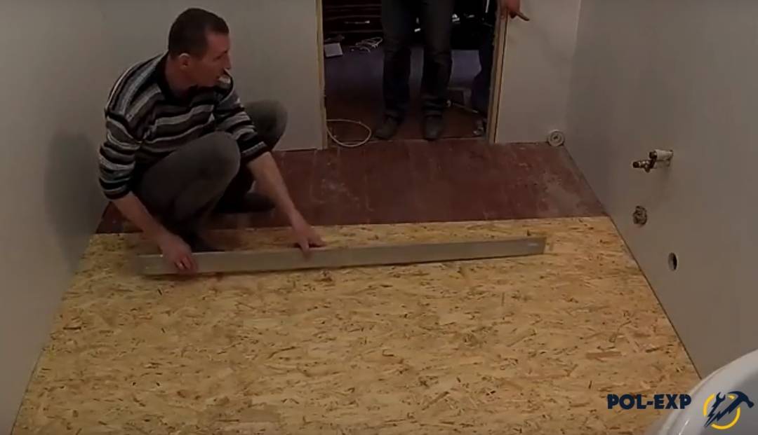 Как правильно постелить линолеум на деревянный пол