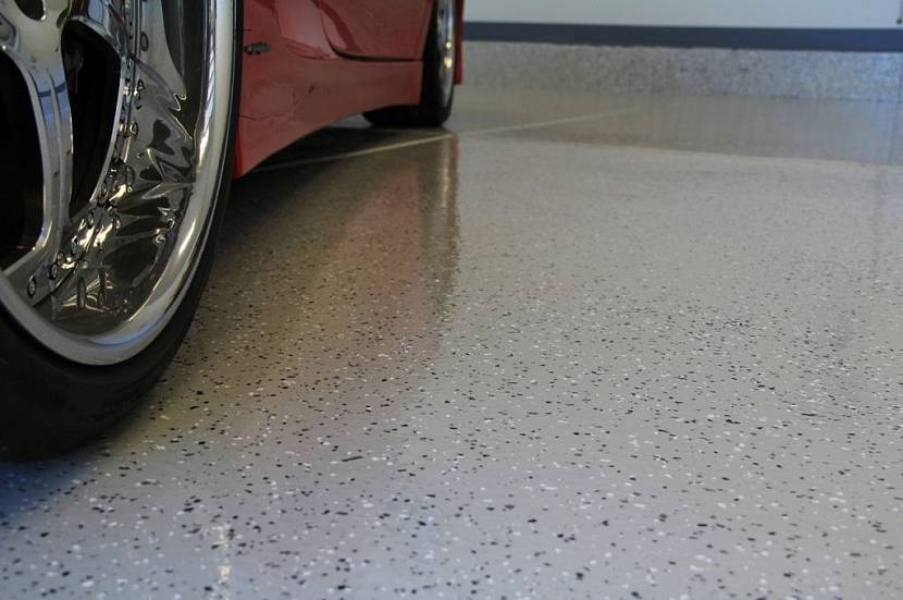 Бетонирование пола в гараже