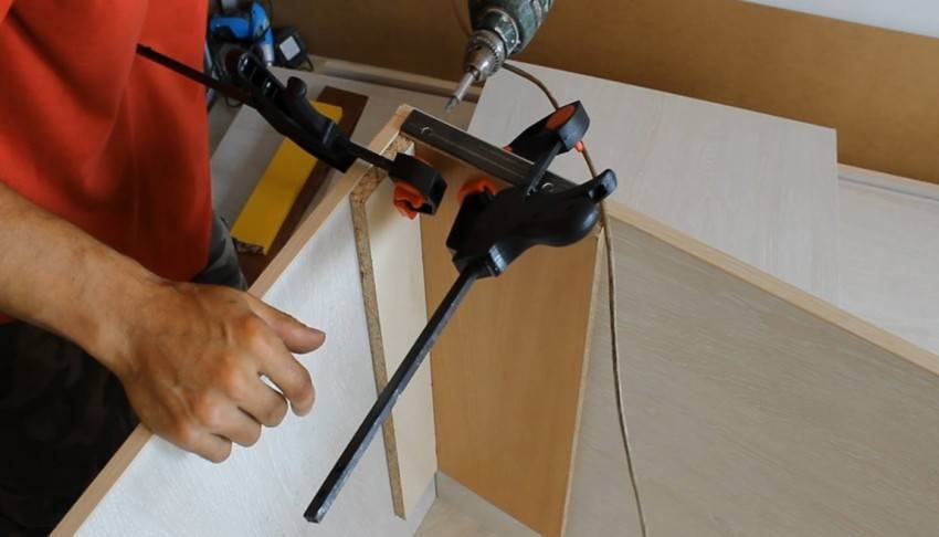 Как сделать лазерный уровень своими руками из лазерной указки и строительного уровня