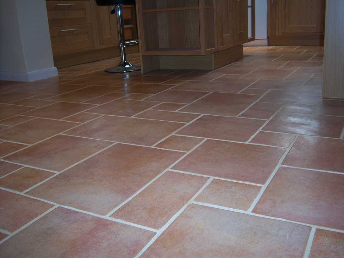 Преимущества керамической плитки для пола перед другими покрытиями