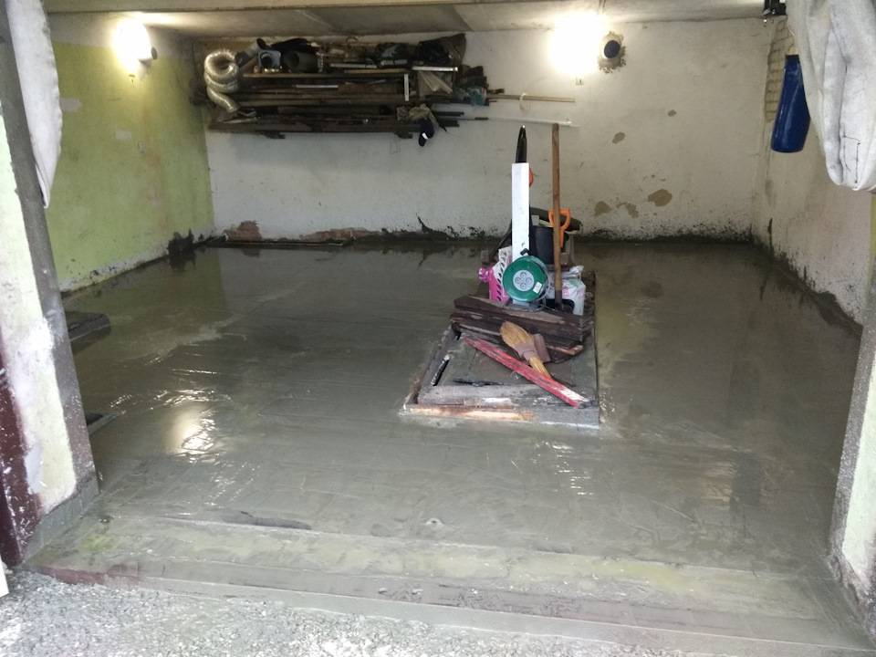Пылит бетонный пол в гараже? 4 верных способа решить проблему раз и навсегда