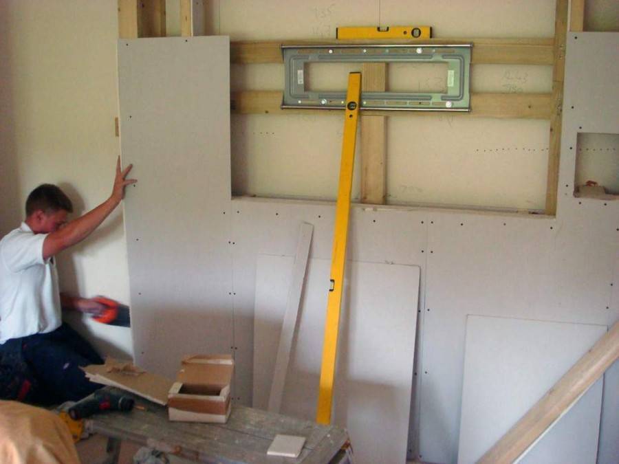 Выравнивание пола: как правильно замерить кривизну и самостоятельно устранить ее