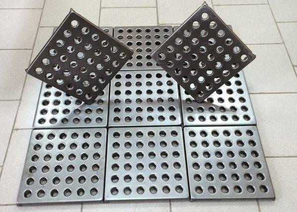 Напольная металлическая плитка: промышленная штампованная, или