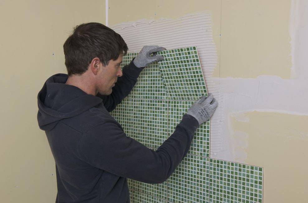 Как класть плитку на пол в ванной - подробная инструкция, расчеты и советы!