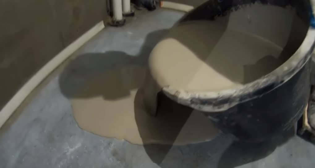 Наливной пол для ванной комнаты