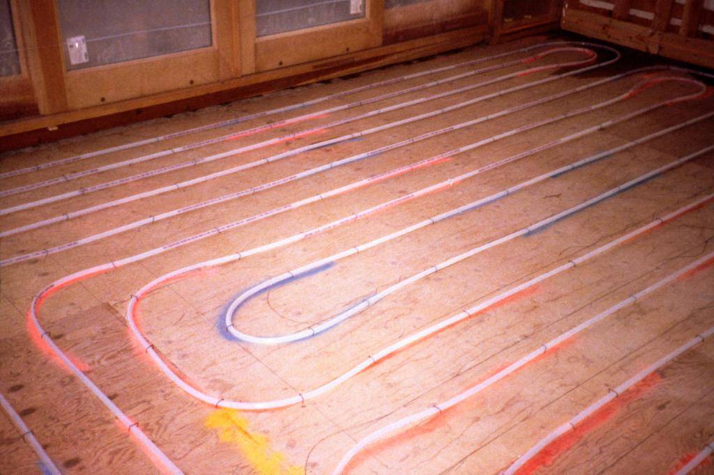 Как сделать электрический теплый пол в деревянном доме