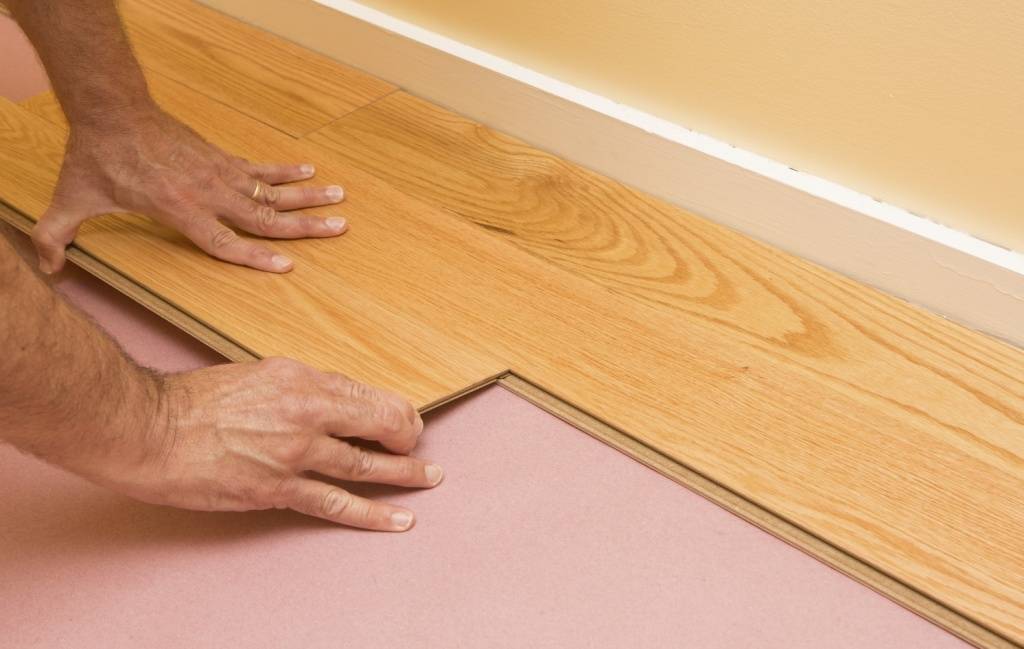Укладка ламината на бетонный пол с подложкой своими руками: для начинающих