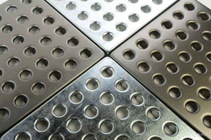 Напольная металлическая плитка: промышленная штампованная и декоративная