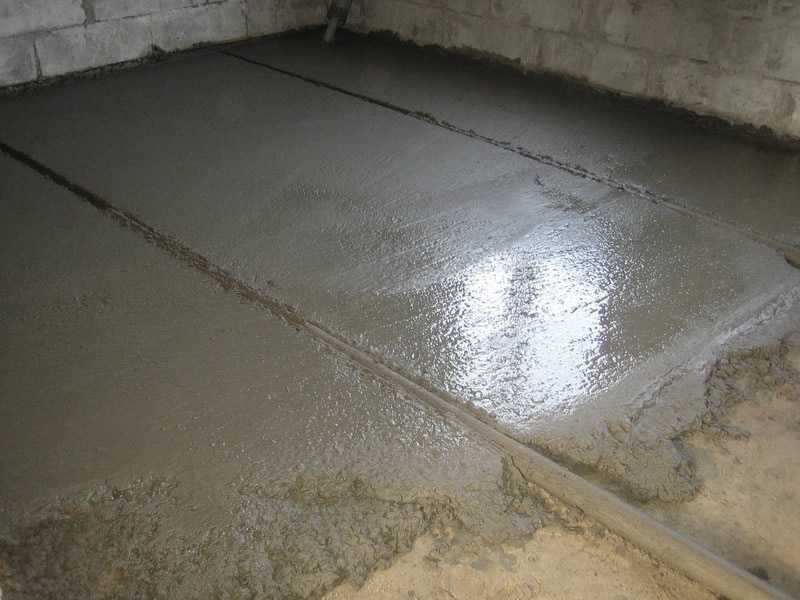 Есть ли противопоказания для заливки бетонного пола в гараже?