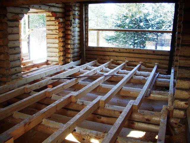 Черновой пол по деревянным балкам: назначение и особенности конструкции, инструкция по монтажу