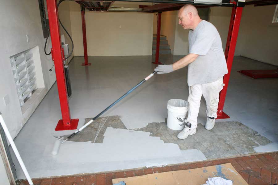 Краска для бетонного пола в гараже - выбор и практика применения