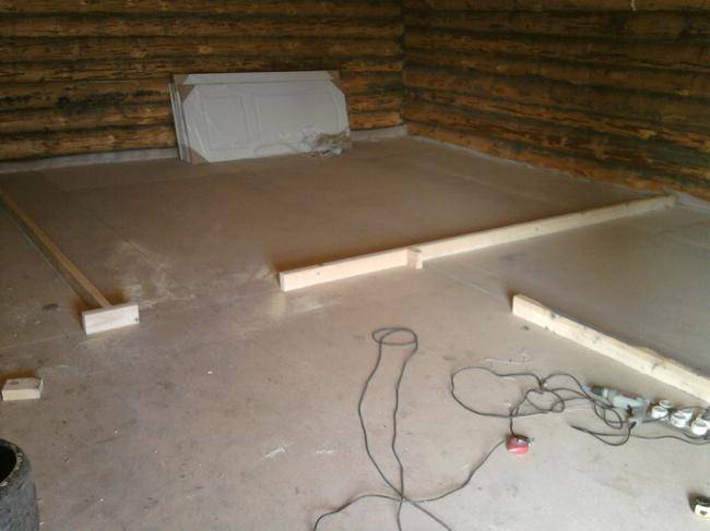 Гидроизоляция деревянного пола в ванной под плитку: материалы и технологии