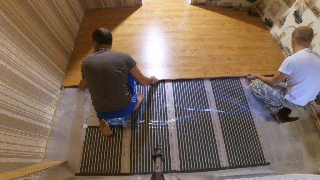 Пленочный теплый пол под ламинат