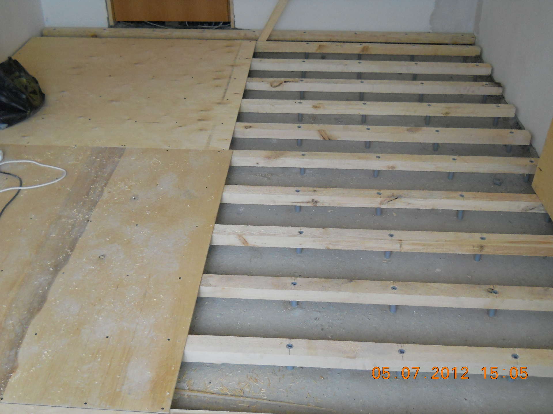 Выравнивание деревянного пола фанерой: все про укладку фанеры на деревянное основание