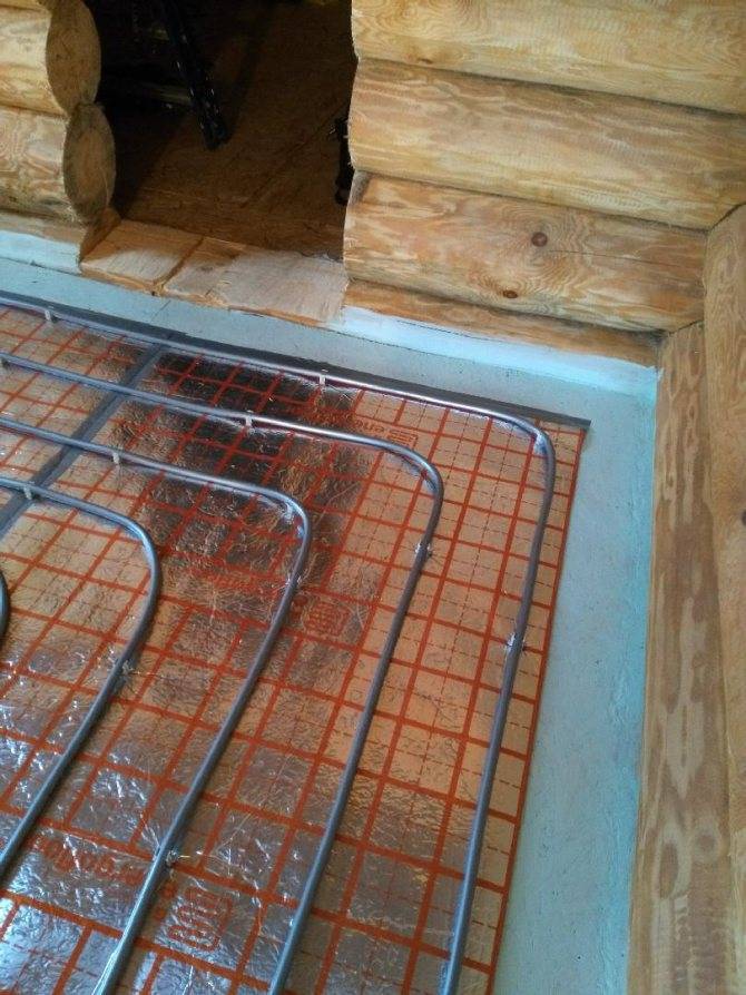 Как сделать тёплые водяные полы в бане: обзор конкретного проекта