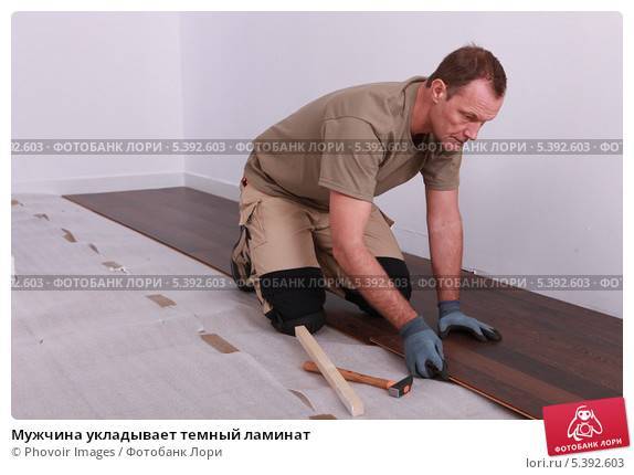Как положить ламинат на бетонный пол правильно