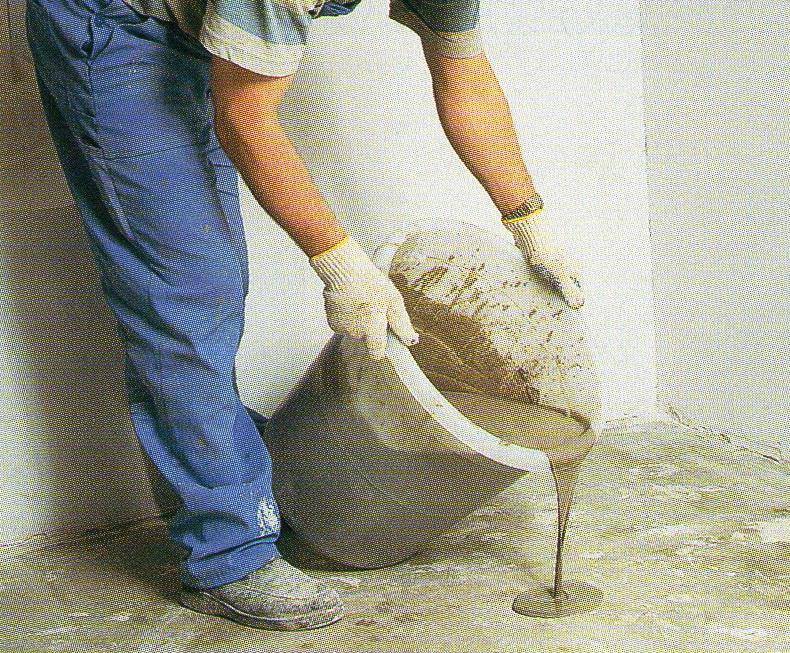 Грунтовка для бетонного пола: выбор по составу и технологии нанесения
