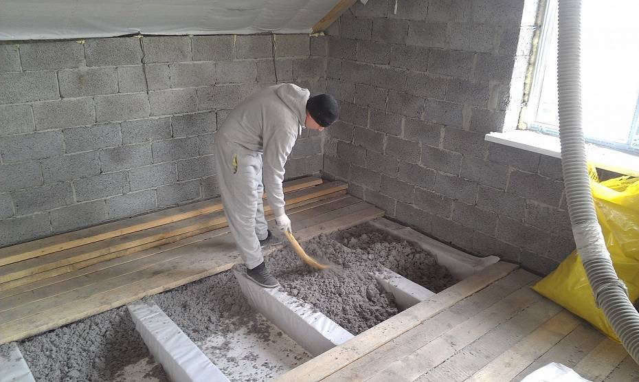 Положить плитку на деревянный пол