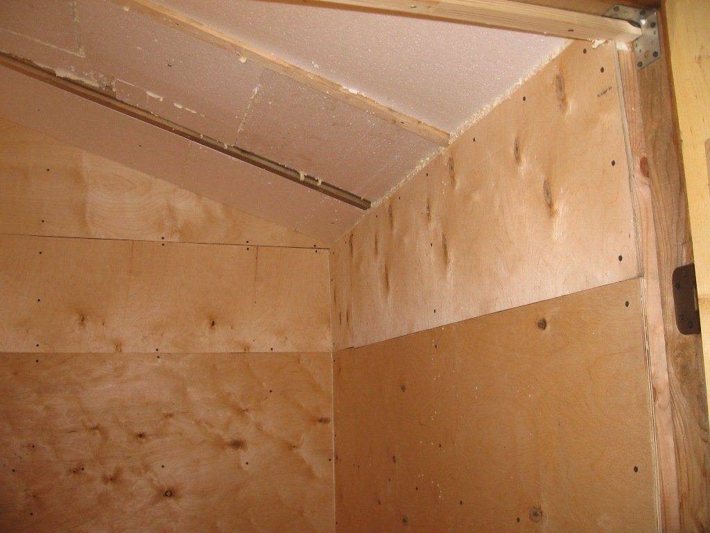 Чем заделать швы между фанерой на полу