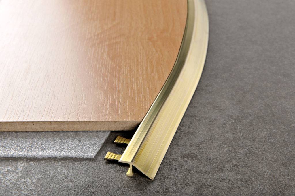 Порожки для пола с перепадом