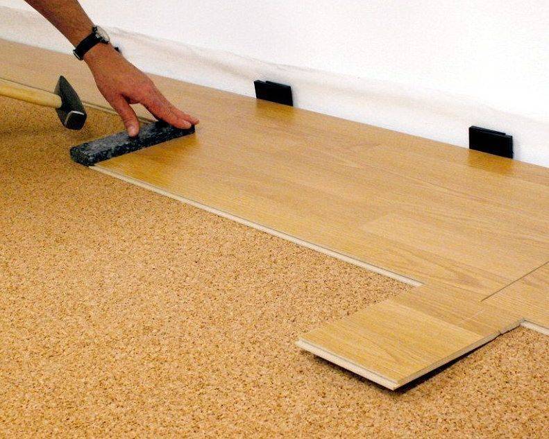 Как положить ламинат на бетонный пол