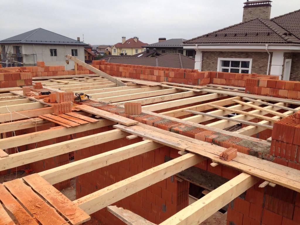 Монтаж деревянных балок перекрытия — строим сами частный дом