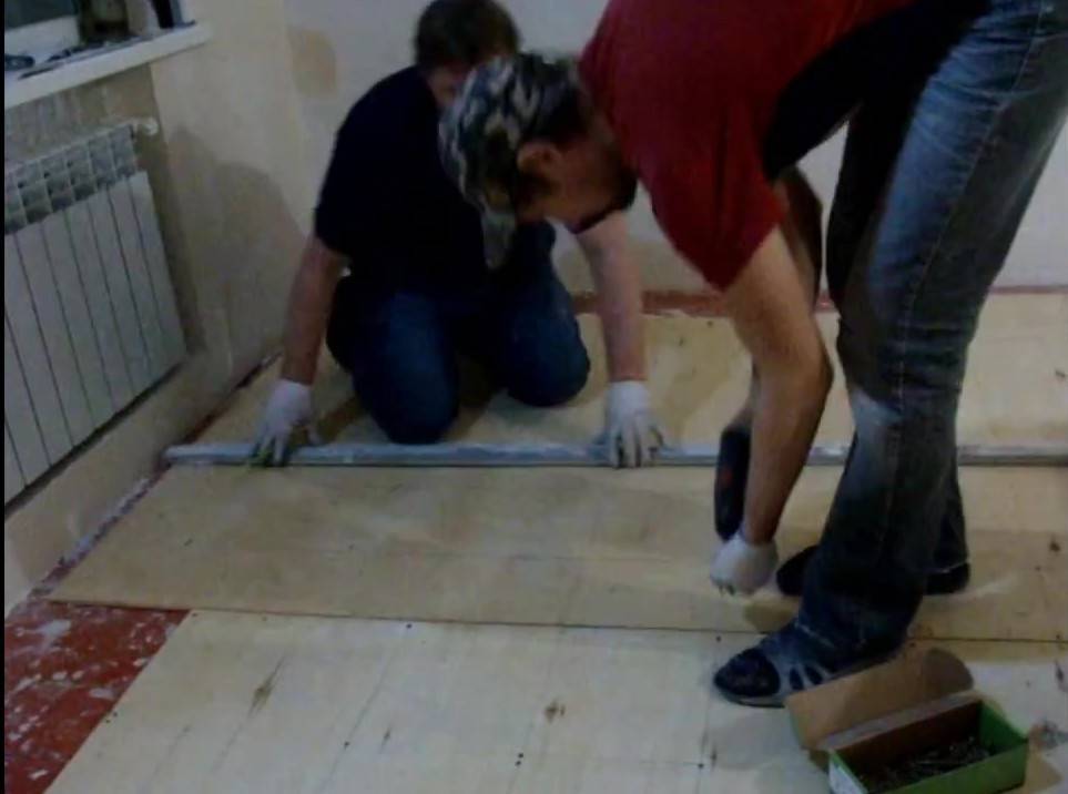 Как выровнять старый деревянный пол под укладку ламината своими руками