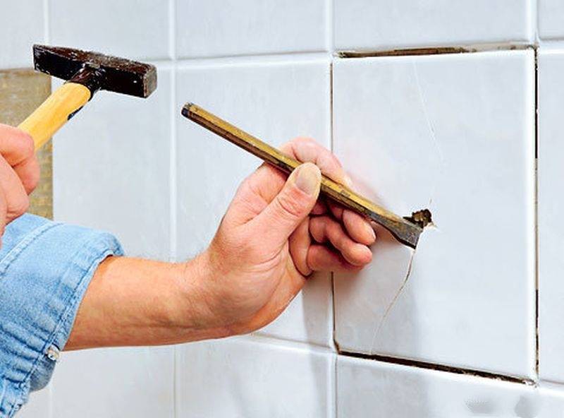 Как аккуратно снять плитку со стены: способы и пошаговые инструкции