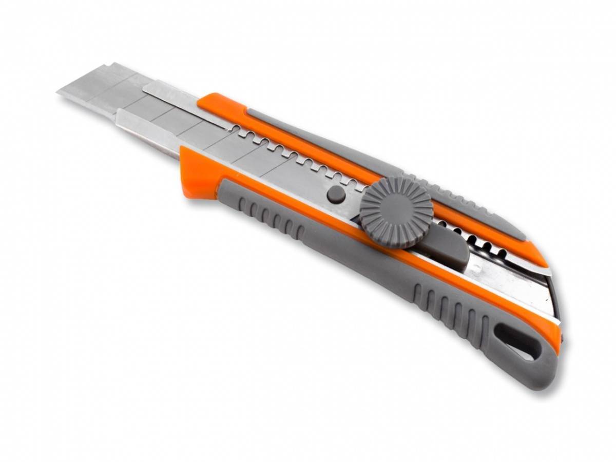 Как заделать швы на линолеуме