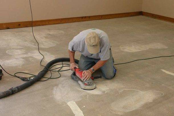 Как быстро отремонтировать бетонное основание под деревянный пол в старом доме?