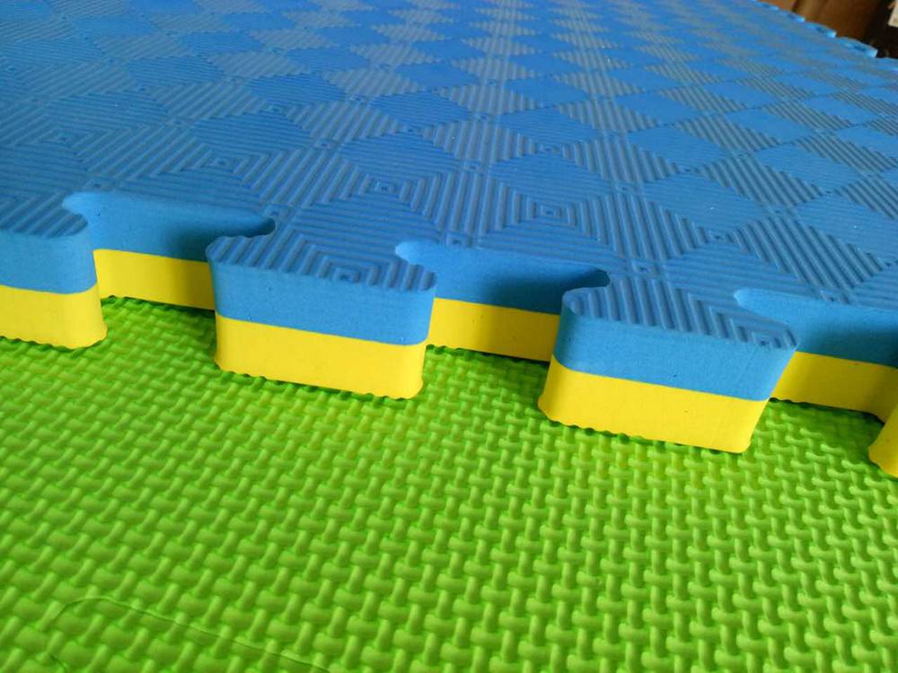 Модульное покрытие для бетонного пола