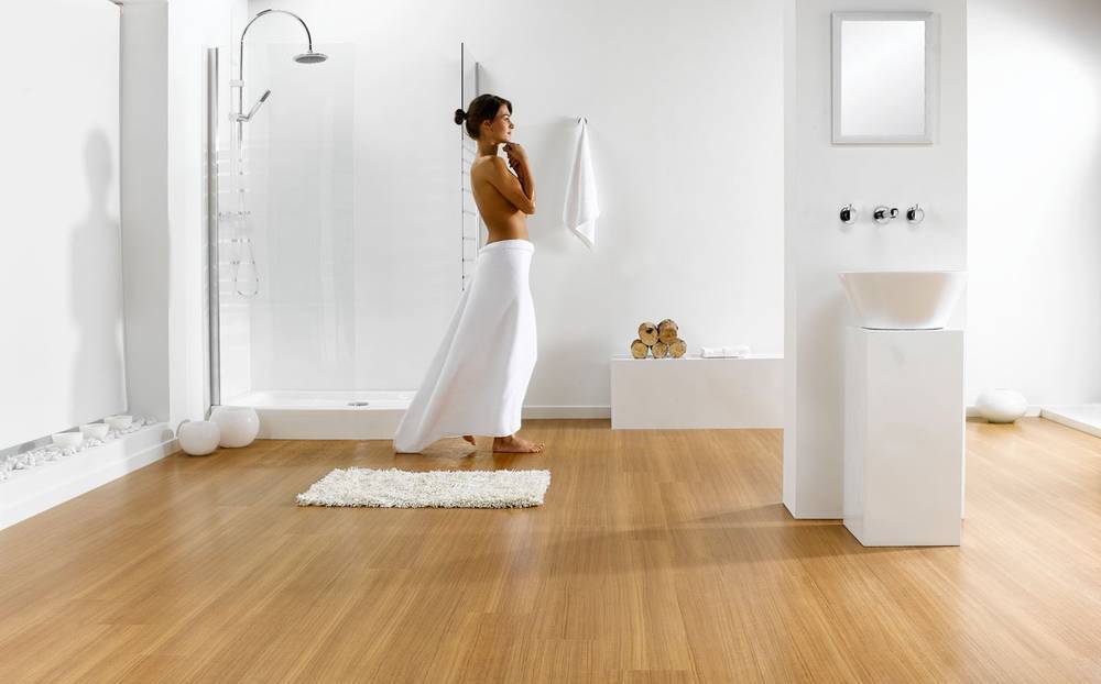 Что положить на пол в ванной вместо плитки? эти предложения вам понравятся! (40 фото) | дизайн и интерьер ванной комнаты