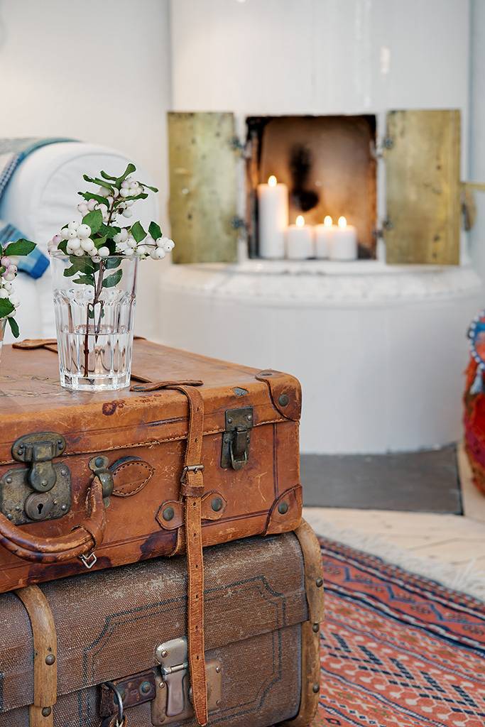 6 интересных идей, как использовать старый чемодан в интерьере