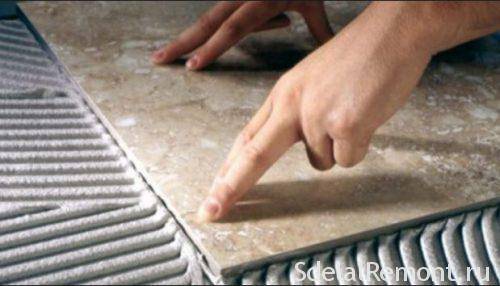 Укладка плитки на неровный пол: способы и методы