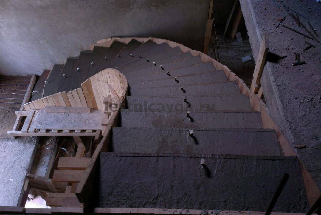 Лестницы монолитные из бетона – варианты конструкций и технология устройства