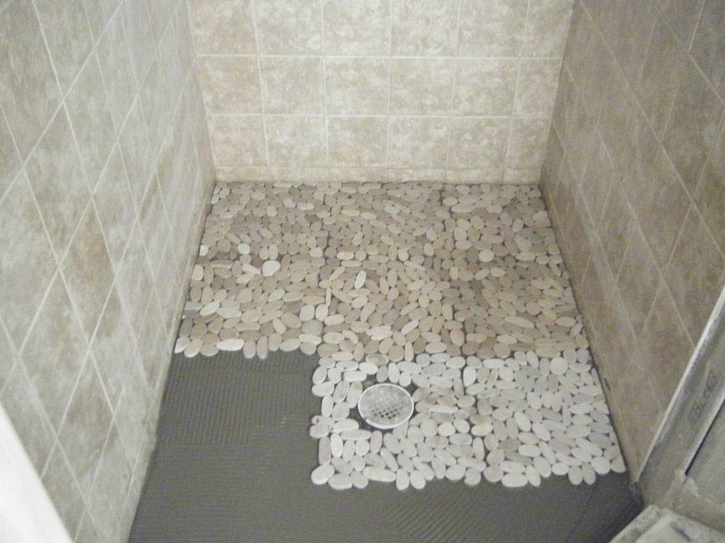 Галька для ванной: 3 варианта оформления пола и стен | дневники ремонта obustroeno.club